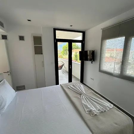 House Constantin スカラ・ポタミアス