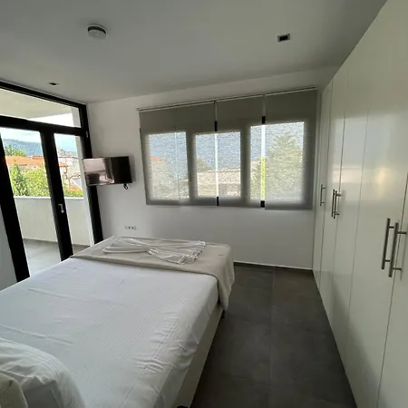 Apartment House Constantin